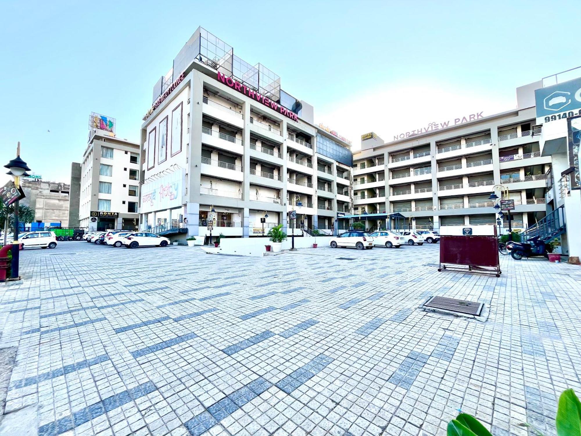Hotel Northview Park By Lycoris !! Top Rated & Most Awarded Property In Tricity Zirakpur Екстер'єр фото
