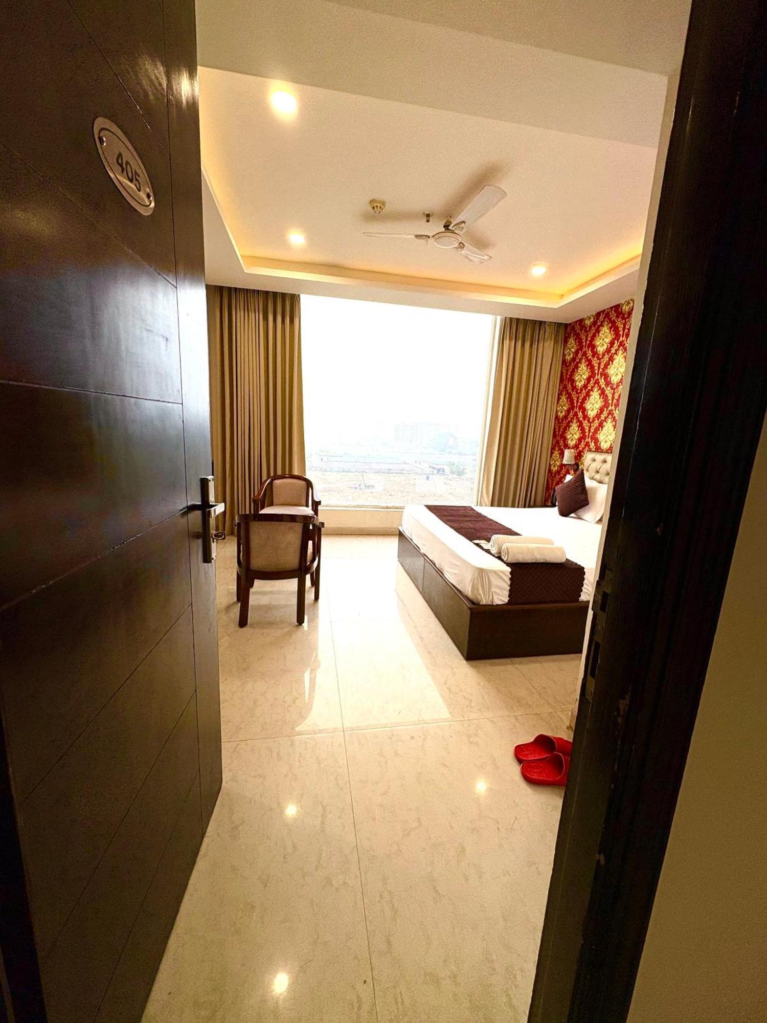 Hotel Northview Park By Lycoris !! Top Rated & Most Awarded Property In Tricity Zirakpur Екстер'єр фото